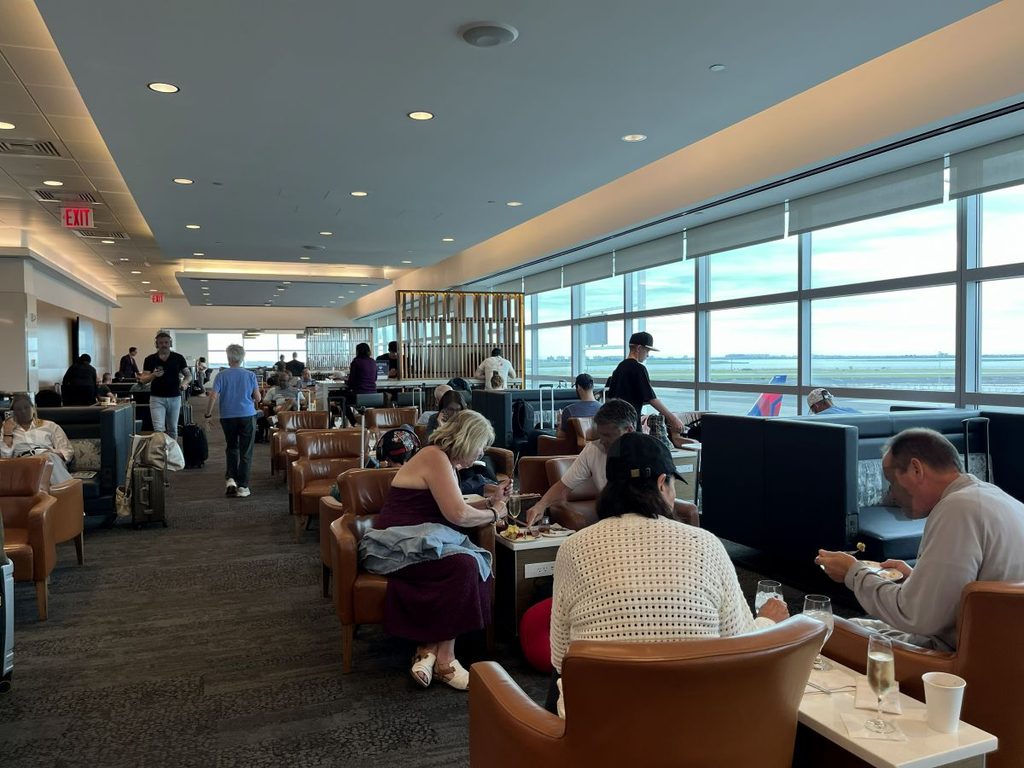 Delta Skyclub at Concourse B at JFK