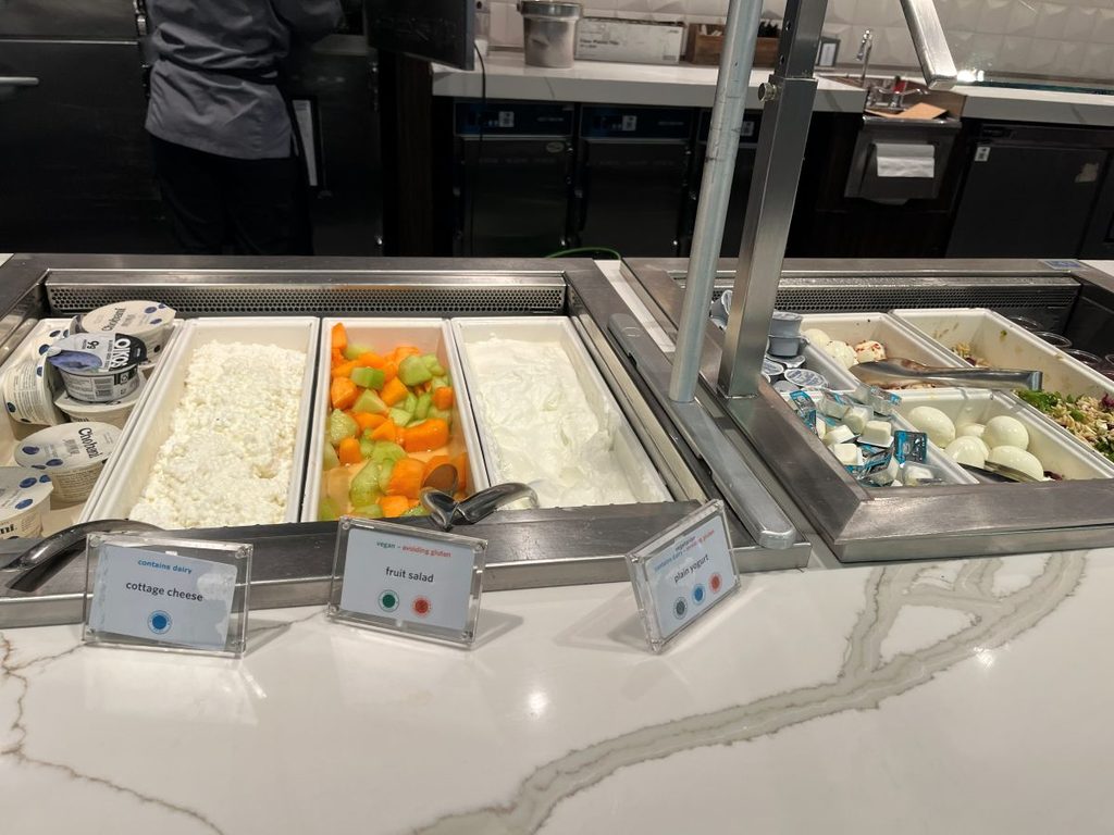 food at the skyclub at JFK
