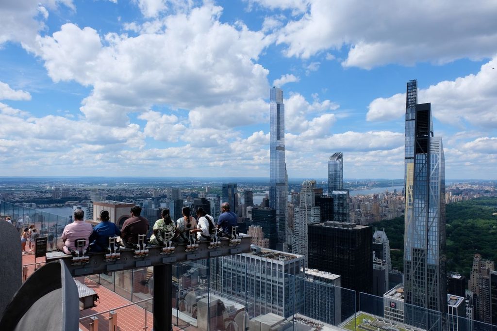 Top of the Rock attraction, Photo by Tabindo